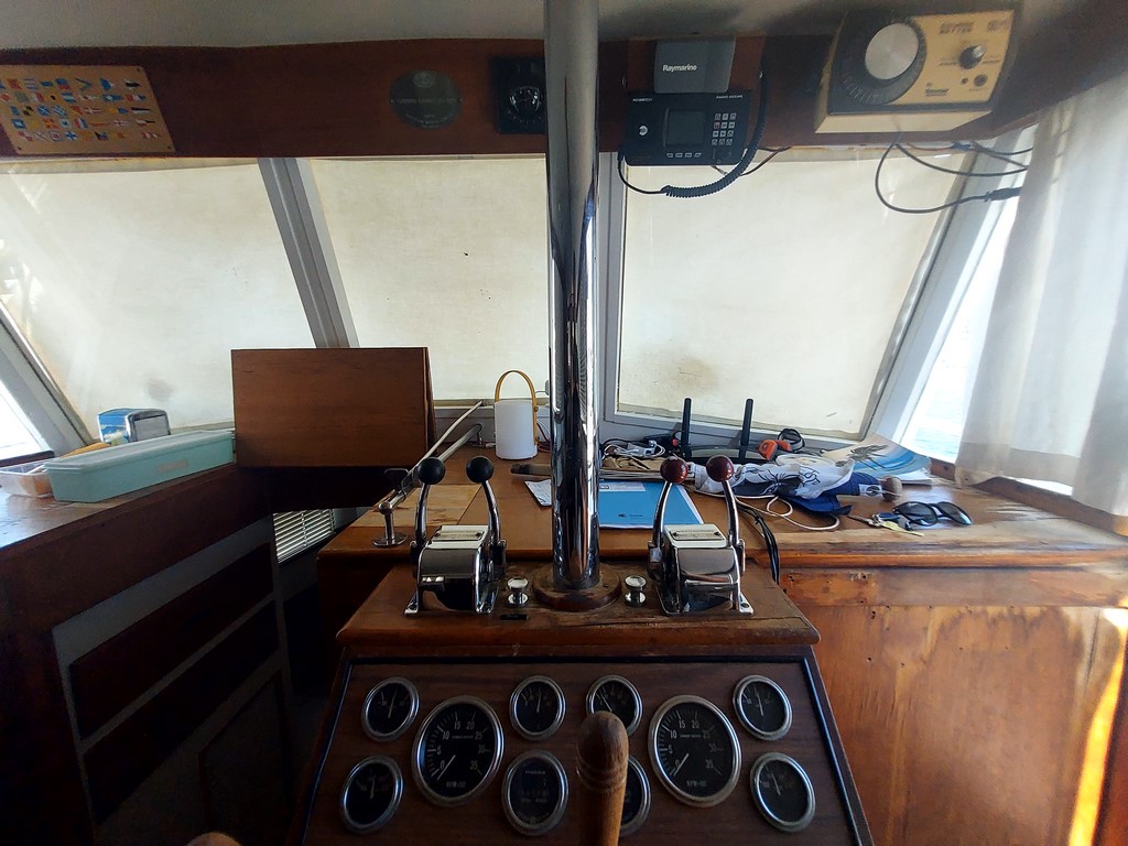 slider 4 American Marine Grand Banks 36